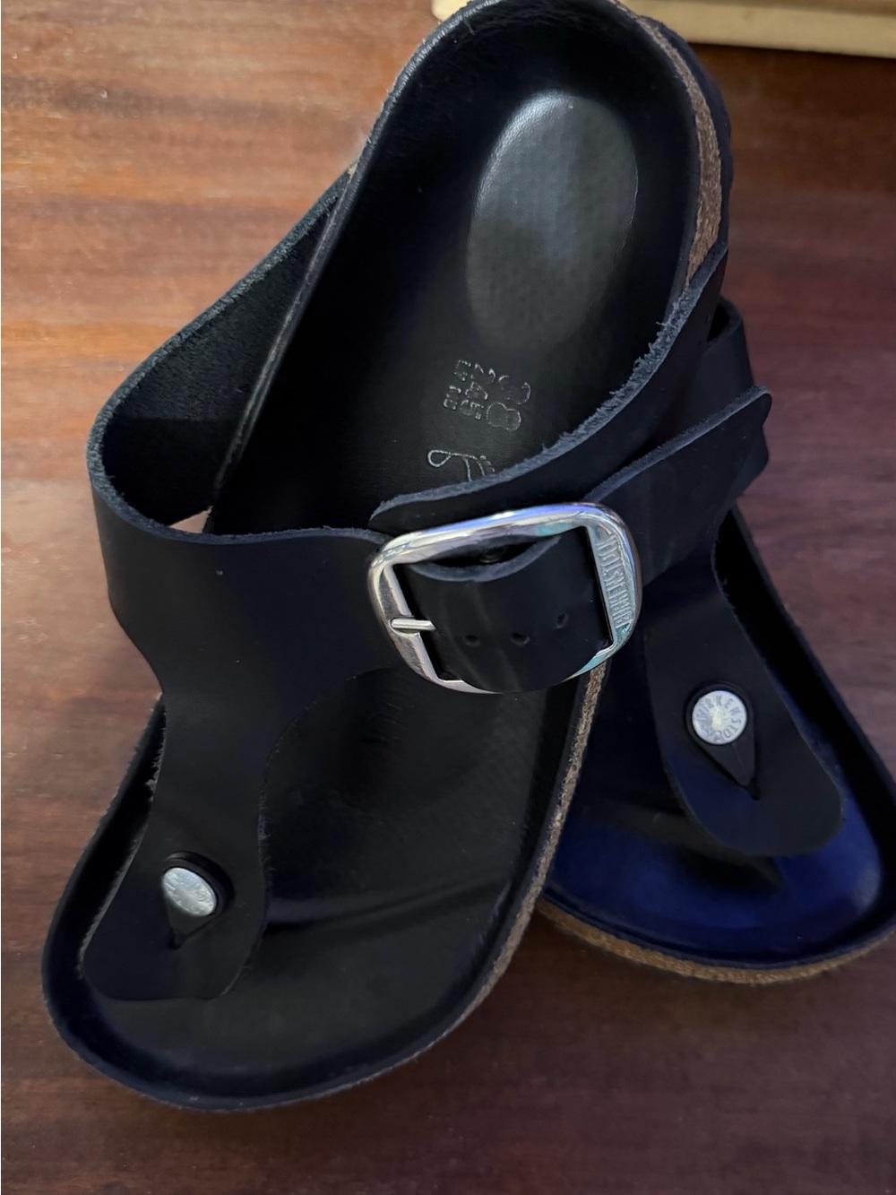 Gizeh Big Buckle Birkenstocks
Women’s 7.5
